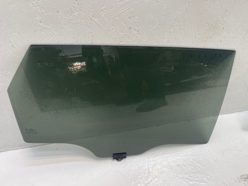 KIA CARENS IV СТЕКЛО ПРАВОЙ ЗАДНЕЙ ДВЕРИ