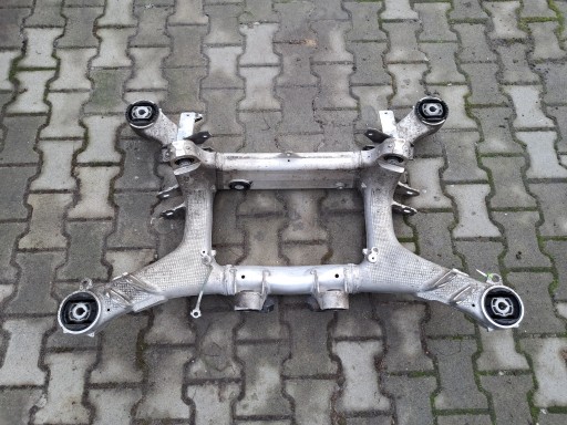 64151515 01 - Bmw g31 lci подъемная салазки для коляски задняя балка 6896680