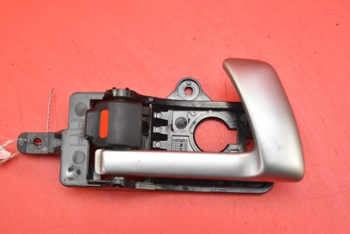 ВНУТРЕННЯЯ РУЧКА ЛЕВАЯ ПЕРЕДНЯЯ HYUNDAI SANTA FE 2 II