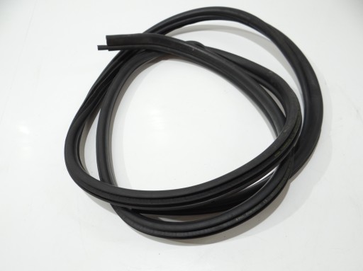 těsnění dveře pravý záď BMW E87 7066618