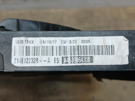 ventilátor chladiče obal RENAULT TWINGO III 3 14- 214812232R