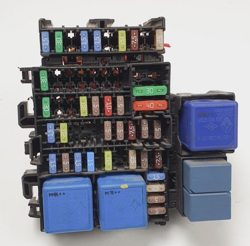 1801764-1 - Блок запобіжників dacia duster ii