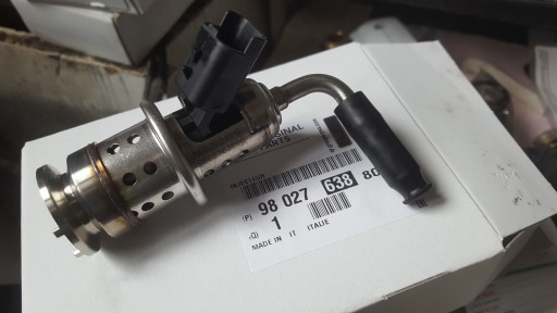 E285A00698 - ИНЖЕКТОР ADBLUE CITROEN PEUGEOT 9802763880