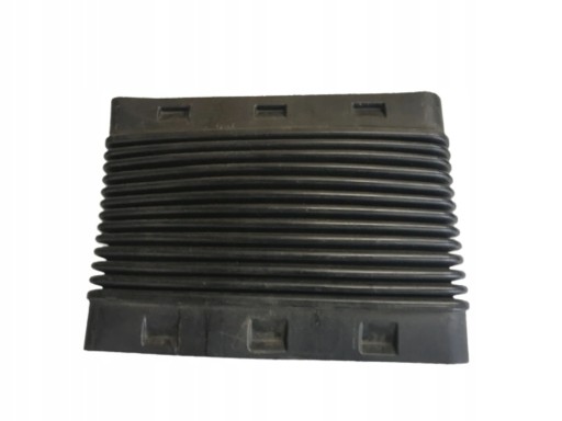přívod VZDUCHOVÁ TROUBA AUDI A4 B6 8E0129739B