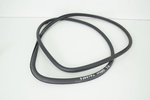 УЩІЛЬНЕННЯ ПЕРЕДНЬОЇ ПРАВОЇ ДВЕРІ TOUAREG 4.2 І 7L 04