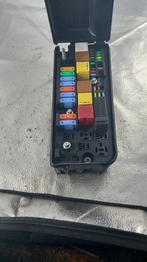 Сейф opel vectra c 1.9cdti 05r седан