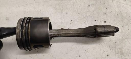 piston connecting rod Audi A4 B7 2,0 TDI BRB