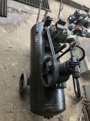 Повітряний компресор