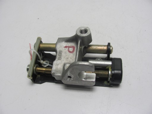 Mercedes R129 Механизм регулировки правого подголовника