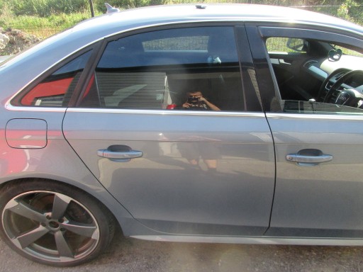 Праві задні двері audi a4 b8 sedan lx5x s-line