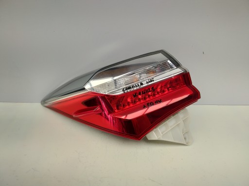 16r- Toyota Corolla E16 lift sedan light rear part left LED 81560-02A80