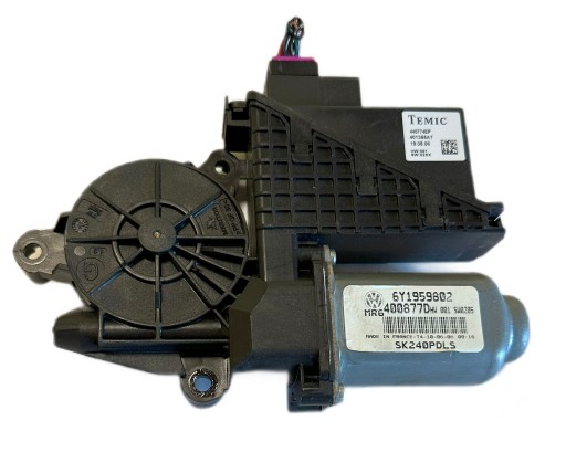 Мотор стеклоподъемника skoda fabia и pololift 9n правый передний 6y1959802