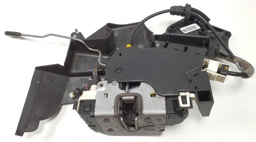 A2047200335 - Замок двери левый передний MERCEDES W204 Европа