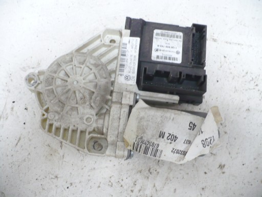 1Q0959793B 1Q0959702E - Моторчик склопідйомника лівий передній vw eos 1q0959701d