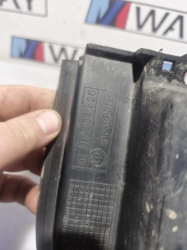 8234826 BMW E46 kryt mlhovky pravá