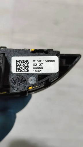 Alfa Romeo Stelvio 2021 button central of a lock