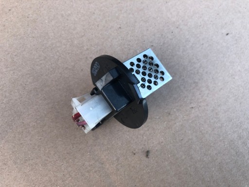 2000-2006 - РЕЗИСТОР РЕЗИСТОР ВОЗДУХОДУВКИ SUZUKI IGNIS 2000-2003