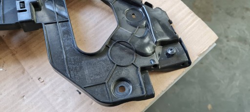 SQ8 4M Q8 support bracket holder of a bumper left rear part 4M8807453