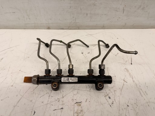 Peugeot 208 1.6 E-HDI injection ramp 9804776780