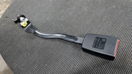 1K4857755A - ПРЯЖКА РЕМЕНЯ ВОДІЯ ЛІВА ПЕРЕДНЯ GOLF 5 V 6