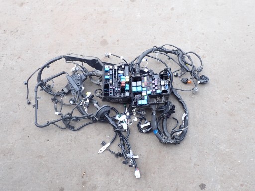 82284-0C060 82664-60030 - Блок запобіжників моторний відсік жгут проводів toyota tundra sequoia 2022-