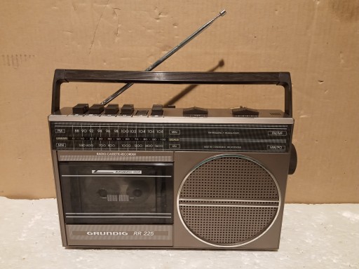 GRUNDIG RR 225