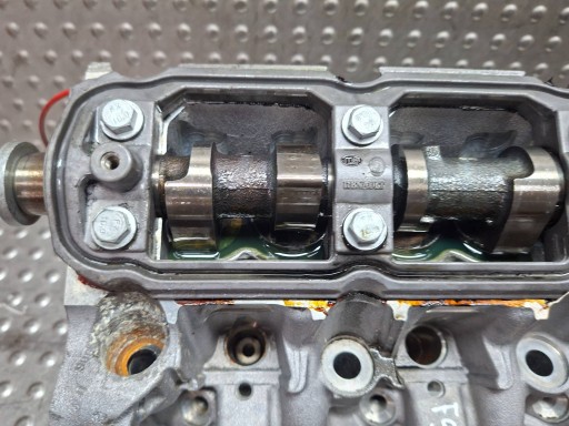 head. of the engine Renault Scenic II - Grand scenic II S27635655