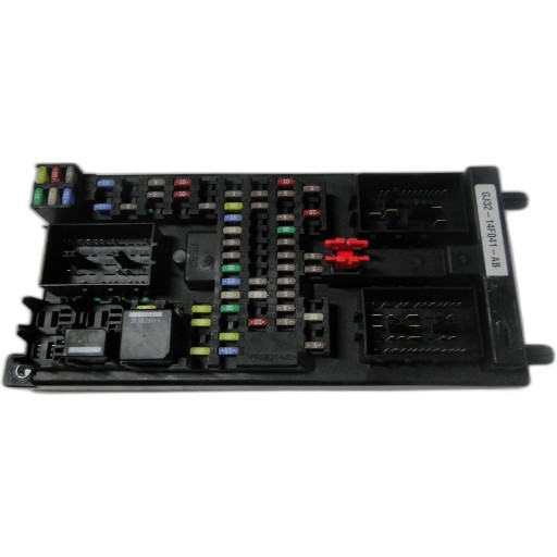 Gj3214f041ab блок предохранителей land rover evoque