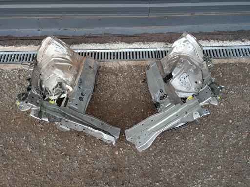 ЧЕТВЕРТЬ НАЛИВНА РАМА ПРАВА ЛІВА LEXUS UX