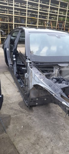 BMW 5 G30 G31 čtvrtka přední střecha práh