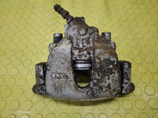 MAZDA 5 2.0 D caliper right front
