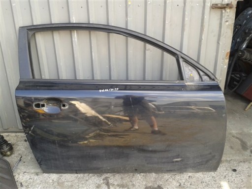 Праві передні двері VOLVO C30