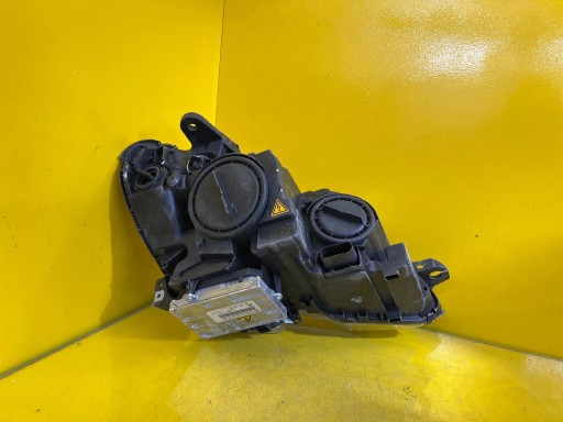 light left MERCEDES W204 BI XENON A2048207561