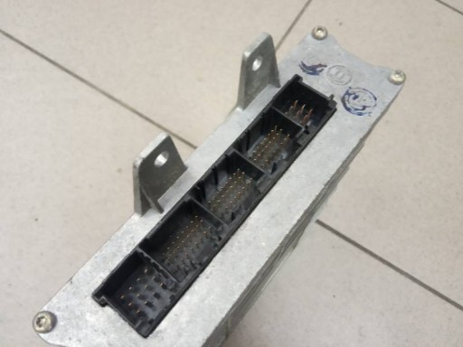 počítač AUDI A4 8D0907557BX 0261203554/555