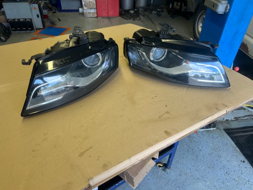 AUDI A4 B8 lights front XENON KOMPLET EUROPA