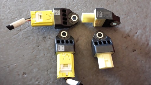 89831-12040 - Lexus is iii 300h 13- датчик удару 8983112040