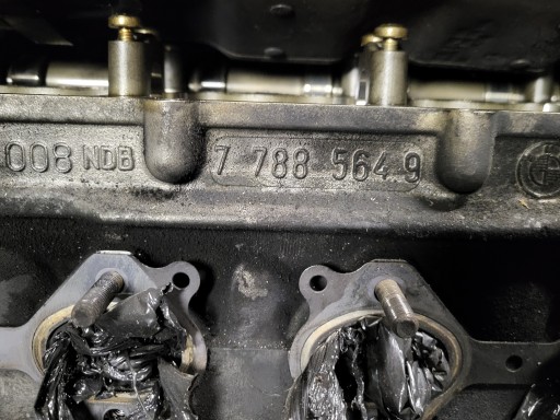 head. unprotected Z ZAWORAMI BMW 5 E60 E61 530 525D M57T OE 7788564