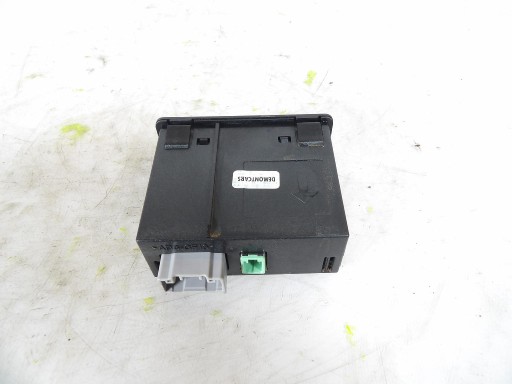 MAZDA CX-3 adapter USB AUX D09H-669U0 B