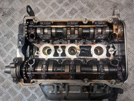 head. VOLKSWAGEN PASSAT B5 2.8 V6 078103373A