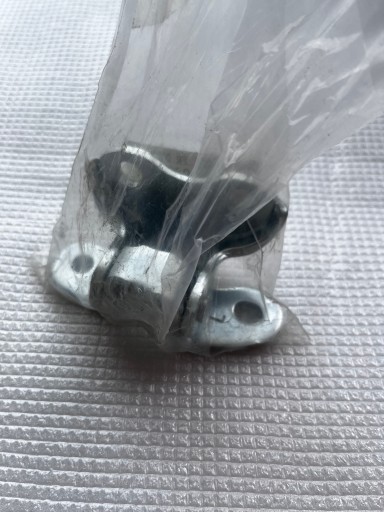 68740-02050 - AYGO II 14-21 ПЕТЛЯ ДВЕРНАЯ НИЖНЯЯ СПЕРЕДИ СЛЕВА