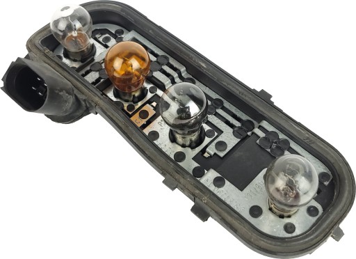 AUDI A4 B6 KOMBI scheinwerfereinsatz hinten heck rechts AVANT 8E9945258