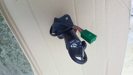 SUZUKI GN250 ЗАМИК ЗАПАЛЮВАННЯ НОВИЙ ОРИГ