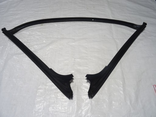 1Q0 1Q0871409J - ПРОКЛАДКА ЛОБОВОГО СКЛА ПЕРЕДНЯ ЧАСТИНА VW EOS 1Q