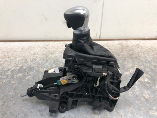gear lever trim of the gear AUTOMAT TOYOTA CHR C-HR 75G588-LHD