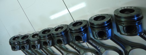 RANGE ROVER SPORT 3.6D V8 368DT piston with connecting rod