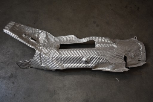 IDEALNA Couverture tablier moteur TERMICZNA MERCEDES X167 GLS 1