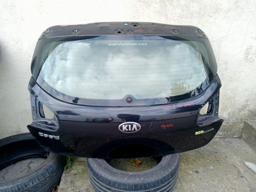 KIA CEED II HB boot door rear Z window 1K 2012