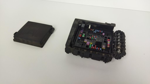 CAMARO VI 16-19 БЛОК ПРЕДОХРАНИТЕЛЕЙ 84044722