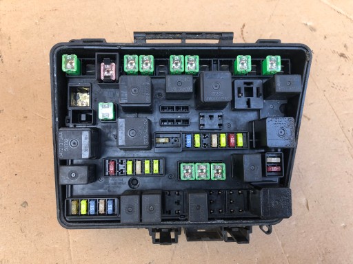 Блок предохранителей bsi chrysler pacifica 03-07 3.5