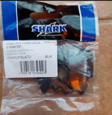 АКУЛА КРІПЛЕННЯ СКЛА + КОЗИРОК ДЛЯ ШОЛОМА EXPLORE-R